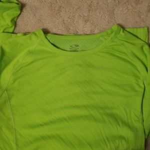 Long sleeve wicking athletic shirt